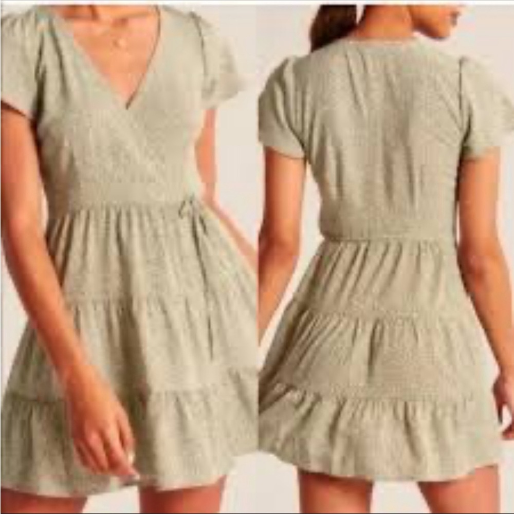 Abercrombie & Fitch Green Floral Wrap Tiered Dress Small